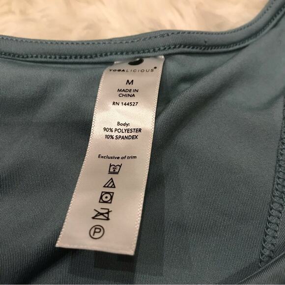 Yogalicious tank athletic top size medium - Picture 3 of 5